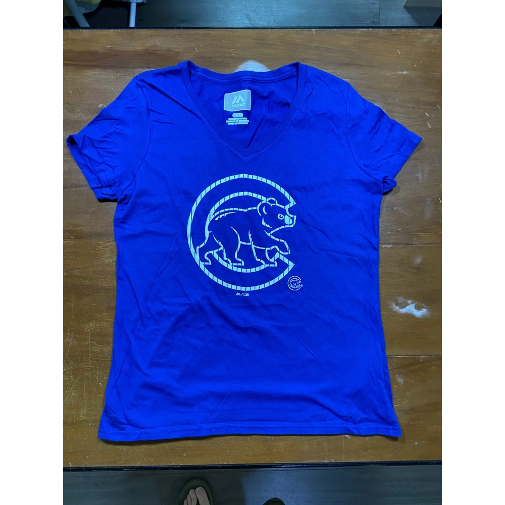 NWOT Majestic Chicago Cubs T-Shirt Women Small Blue MLB Walking Bear V-Neck